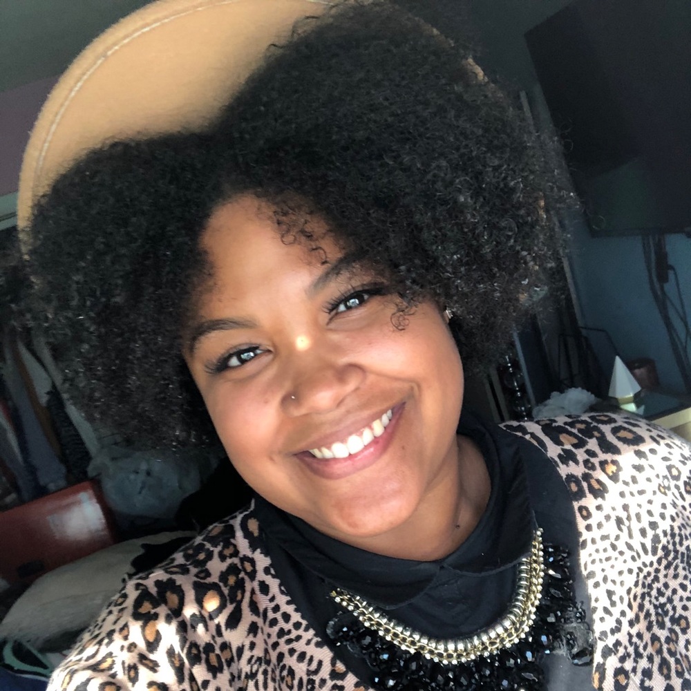 Meet your Posher, Dionna